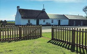 Cissy'S Cottage - Traditional Thatched Cottage, Near To Beach