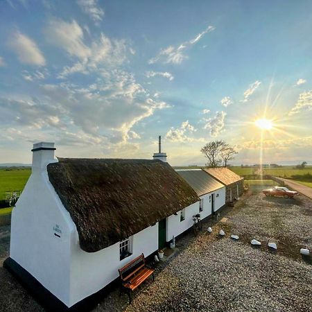 Cissy'S Cottage - Traditional Thatched Cottage, Near To Beach Aghanloo Exterior photo
